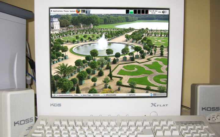 Monitor exibindo texto e elementos de interface, imagem ilustrativa para explicar a extração de texto no Windows