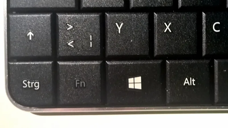 Tecla Windows em um teclado, usada com V para abrir o histórico da área de transferência