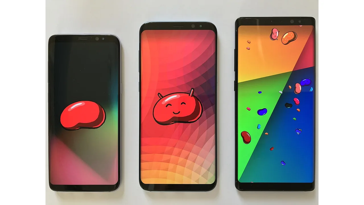 Três smartphones Android com telas do sistema, usados para ilustrar a configuração de rede
