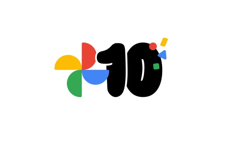 Logo oficial do Google Fotos com a marca de 10 anos.