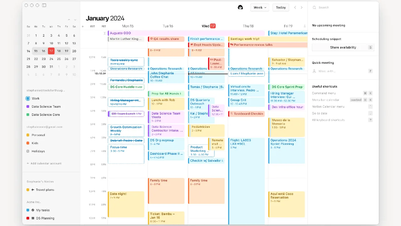 Interface do Notion Calendar em visão semanal, com calendários e compromissos organizados.
